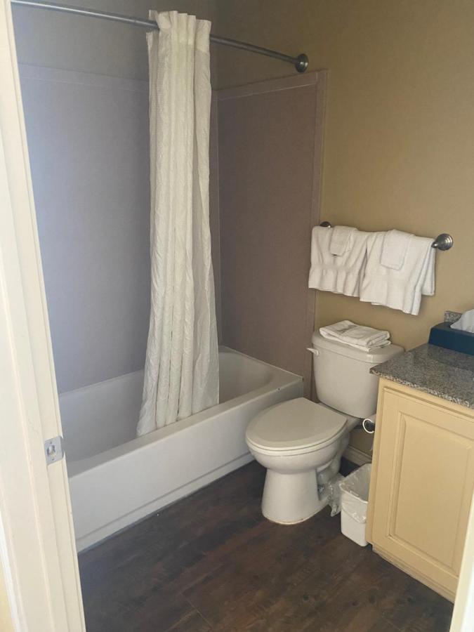 Southern Inns And Suites Now Offering Rv Spaces For Rent Yorktown Extérieur photo