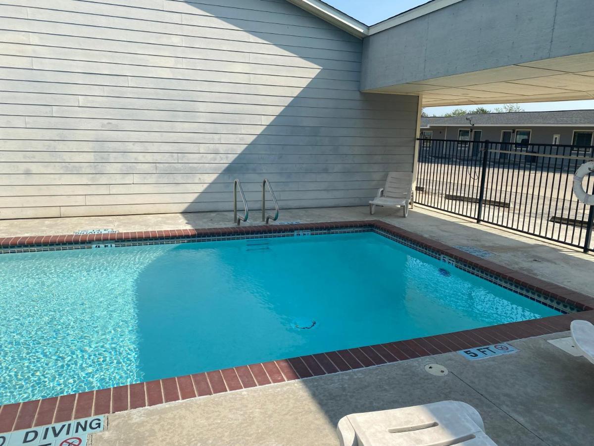 Southern Inns And Suites Now Offering Rv Spaces For Rent Yorktown Extérieur photo
