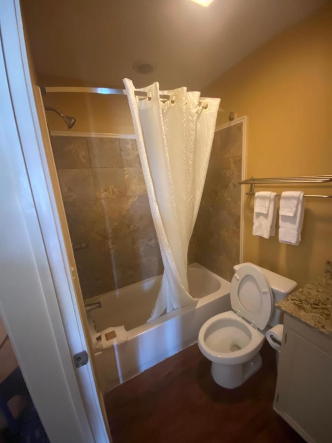 Southern Inns And Suites Now Offering Rv Spaces For Rent Yorktown Extérieur photo